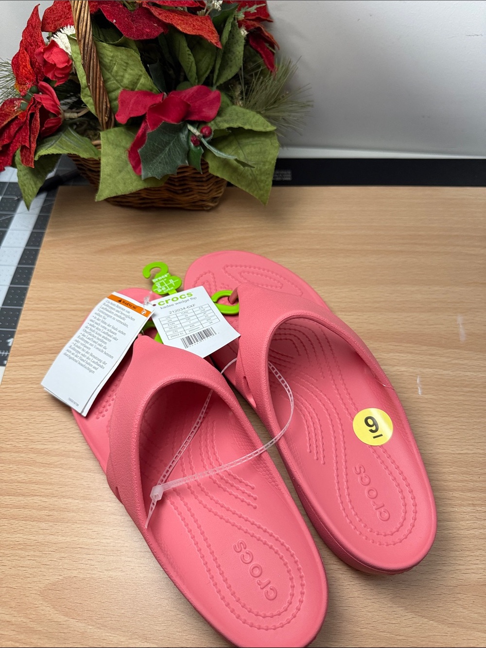 NWT CROCS Women' Coral Slip-On Sandal Clogs